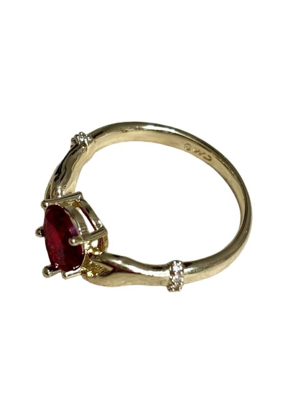 Pretty Bird Jewelry Gold and Red crystal Stone Heart Ring - Picture 3 of 5